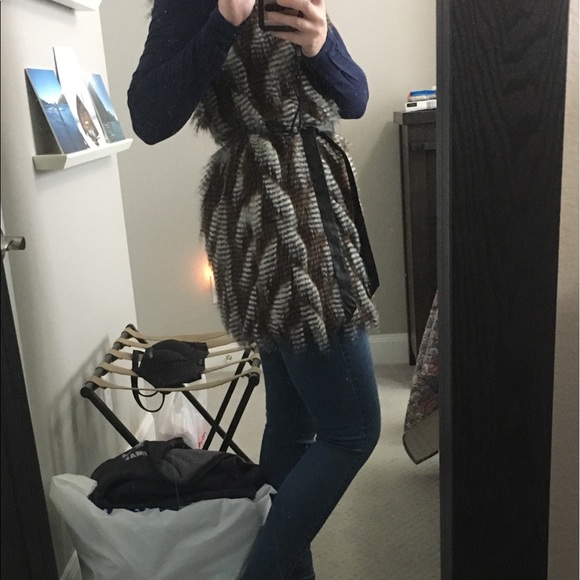 Long faux fur vest - Picture 5 of 6